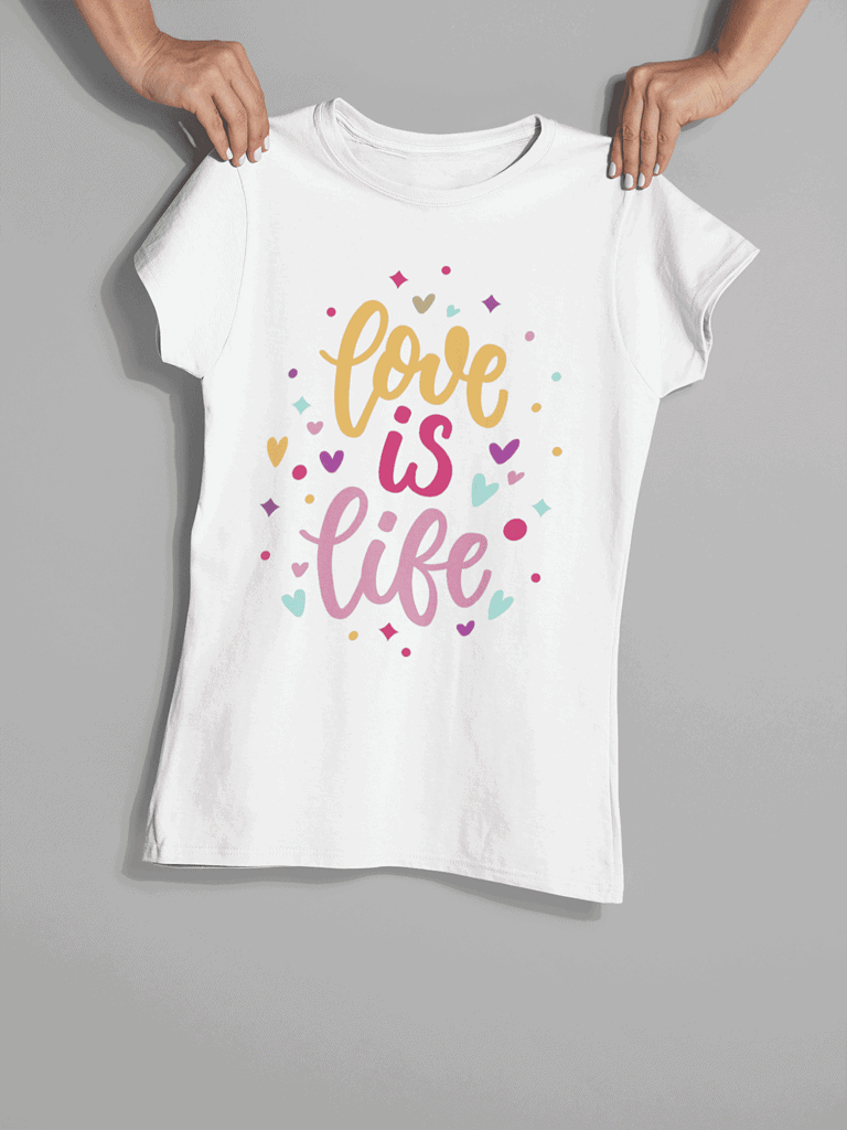 Camiseta Love is... – Imagen de producto