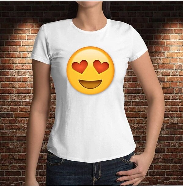Camiseta Emoji Enamorado - Imagen 6