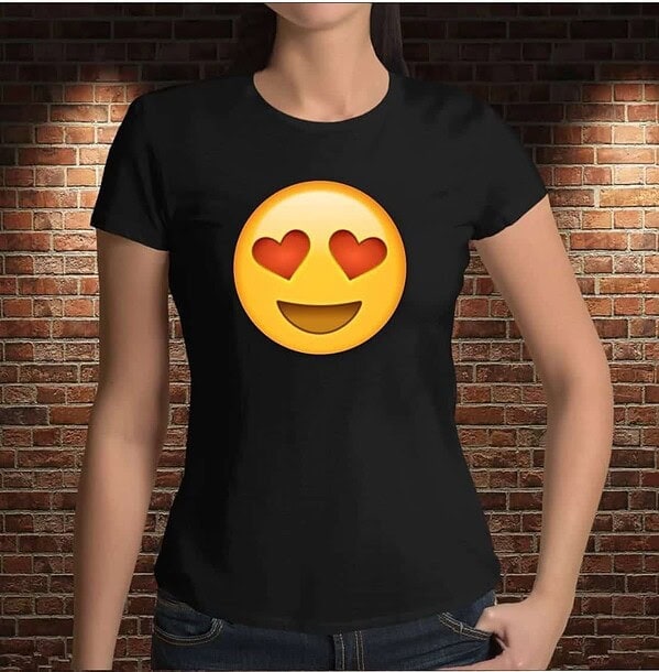 Camiseta Emoji Enamorado - Imagen 7