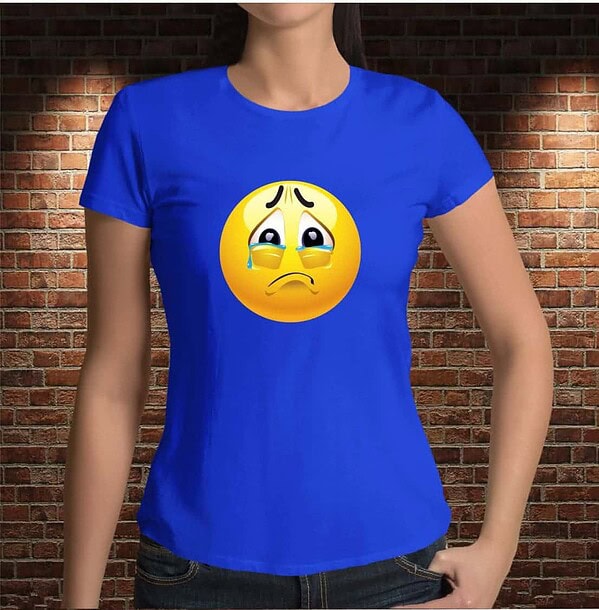 Camiseta Emoji Haciendo Pucheros - Imagen 6