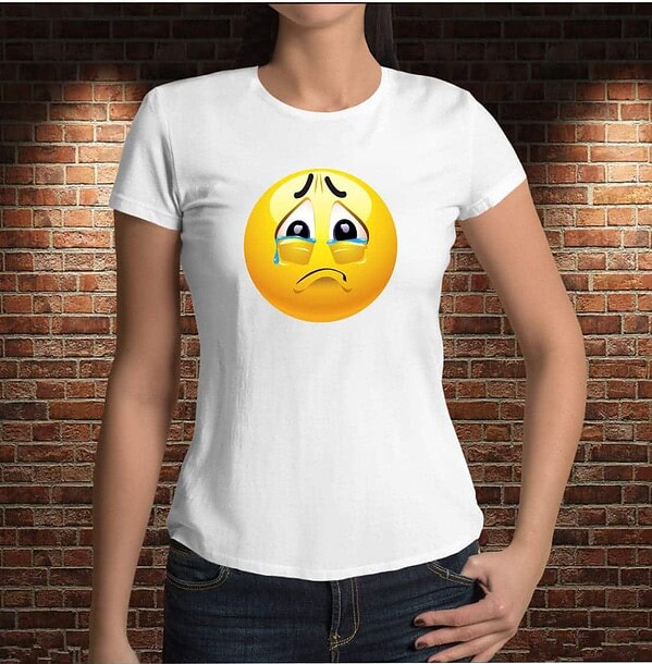 Camiseta Emoji Haciendo Pucheros - Imagen 7