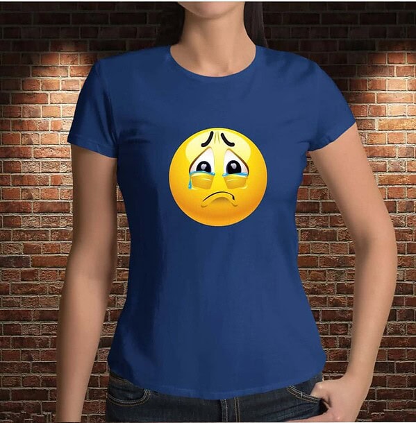 Camiseta Emoji Haciendo Pucheros - Imagen 8