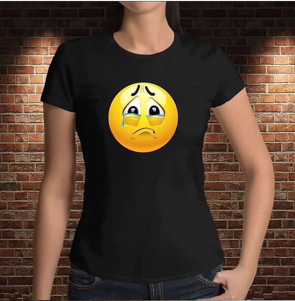 Camiseta Emoji Haciendo Pucheros - Imagen 9