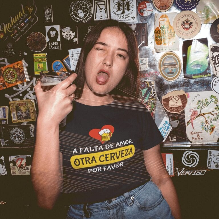 Camiseta a Falta de Amor, otra Cerveza por favor – Imagen de producto