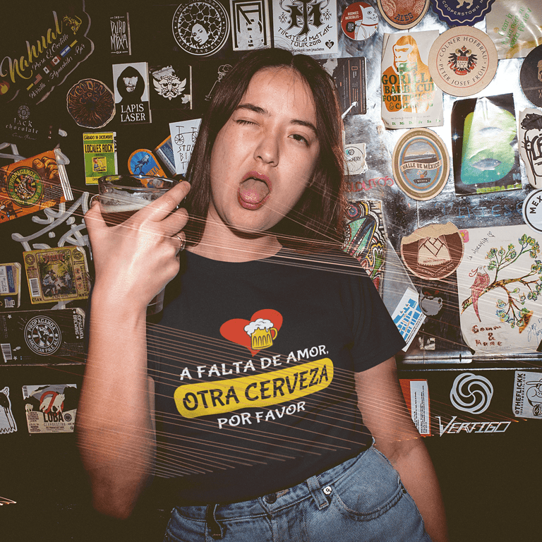 Camiseta a Falta de Amor, otra Cerveza por favor – Imagen de producto